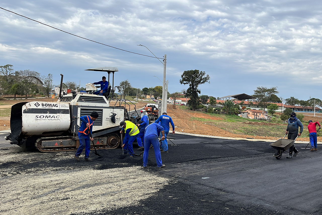 Pavimentação-Asfáltica-Loteamento-Terra-Dourada-1