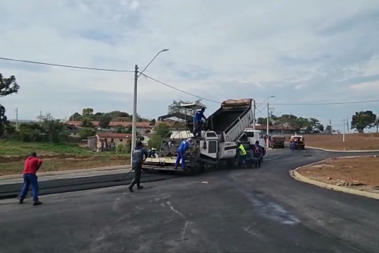 Pavimentação-Asfáltica-Loteamento-Terra-Dourada-2